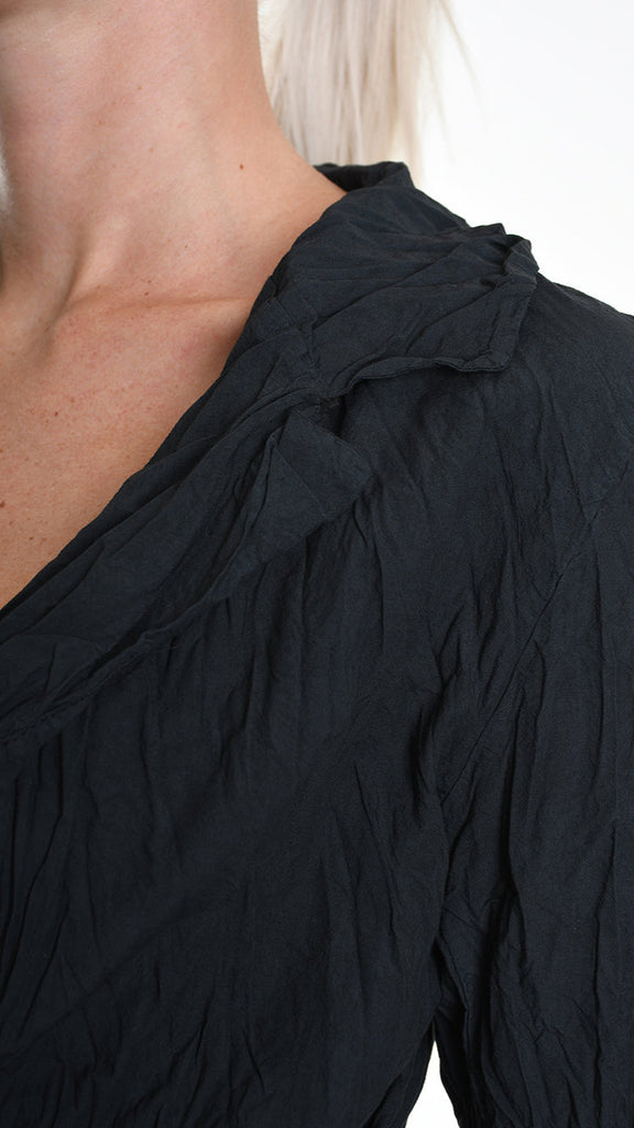 A34R W504325 JACKET Asymmetric Cotton Organic Crumpled Black.