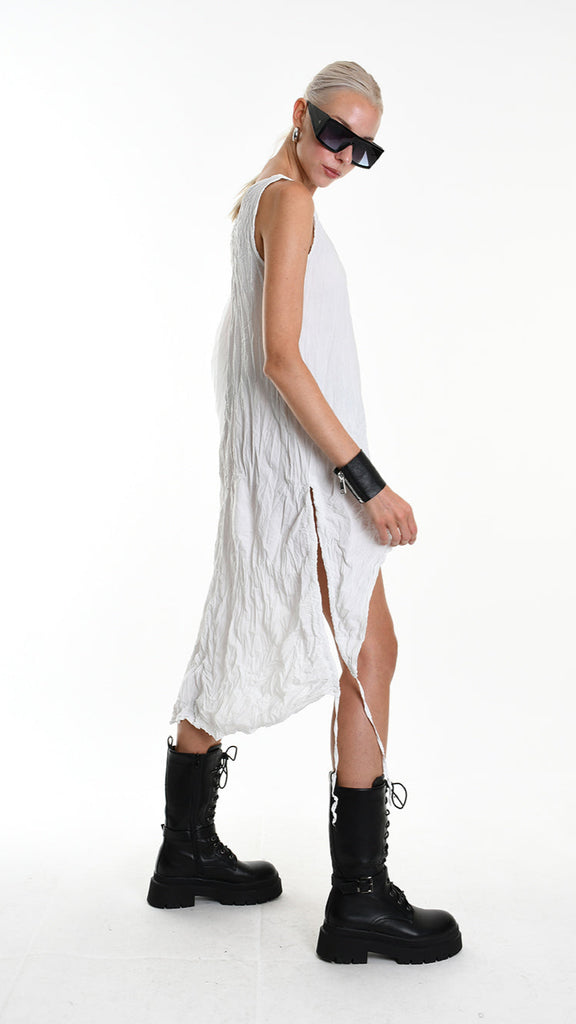 A34R W504425 DRESS Asymmetric Cotton Organic Crumpled White.