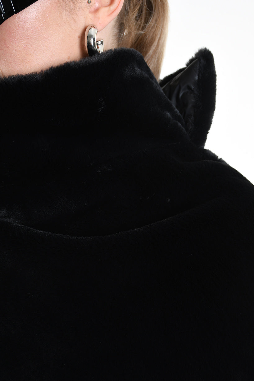 4- W5166 PONCHO Double-faced in Quilted Nylon, UNISEX, Black. TEPHRA