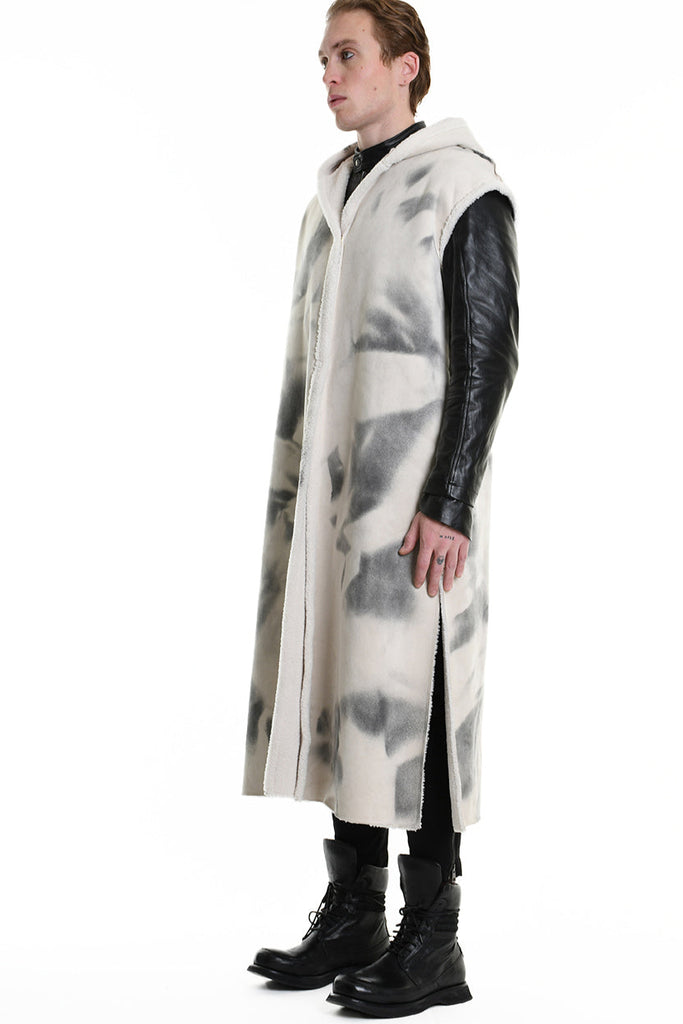 4- W5169 SLEEVELESS COAT in Printed Dyed Faux Shearling, UNISEX, White. TEPHRA