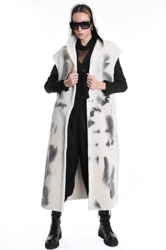 4- W5169 SLEEVELESS COAT in Printed Dyed Faux Shearling, UNISEX, White. TEPHRA