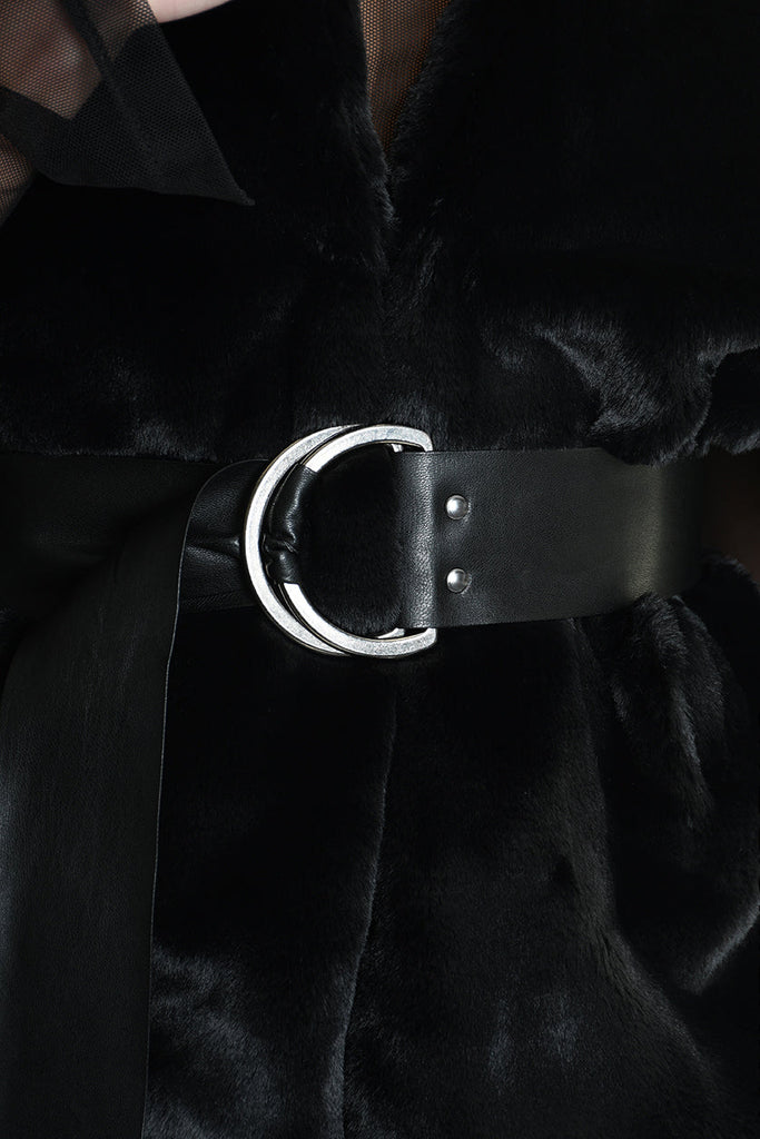 4- W5172 CAPE in Lined Faux Fur, Black. LA HAINE INSIDE US