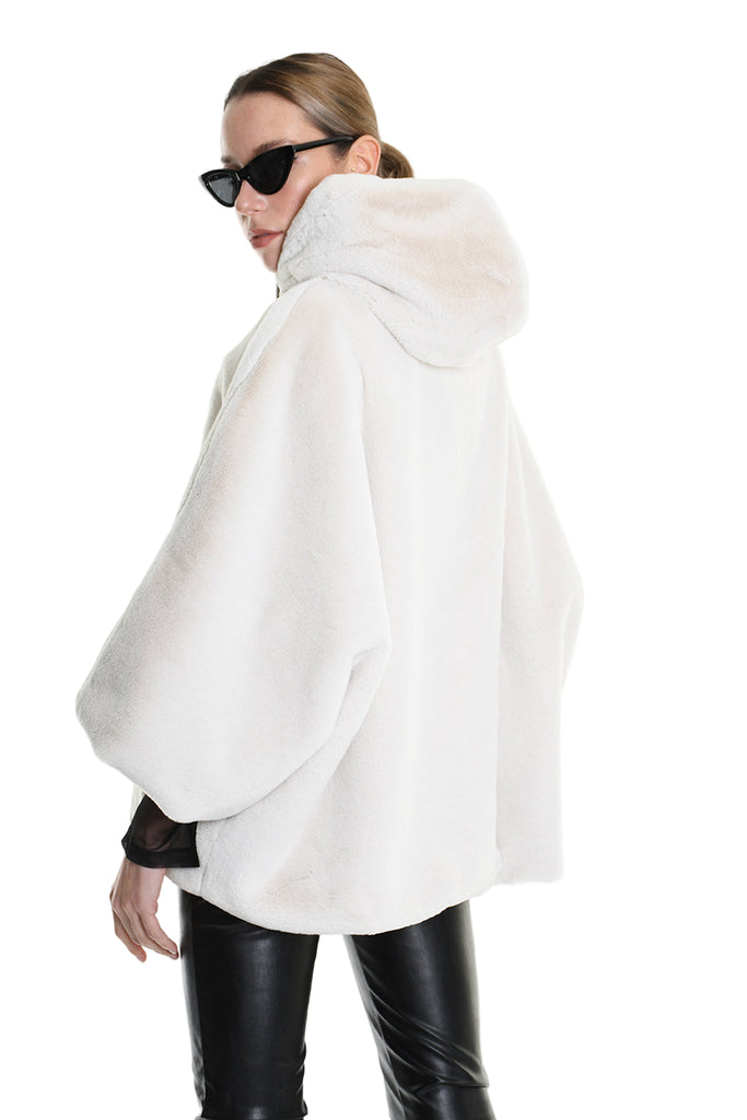 4- W5173 JACKET Oversized in Lined Faux Fur, White. TEPHRA