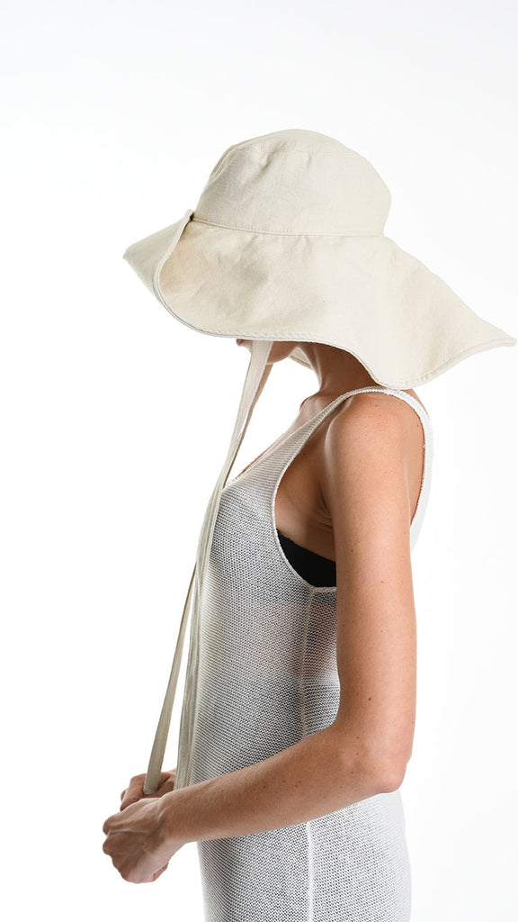 A34Y W510625 HAT Linen Cotton & Lined Ecru.