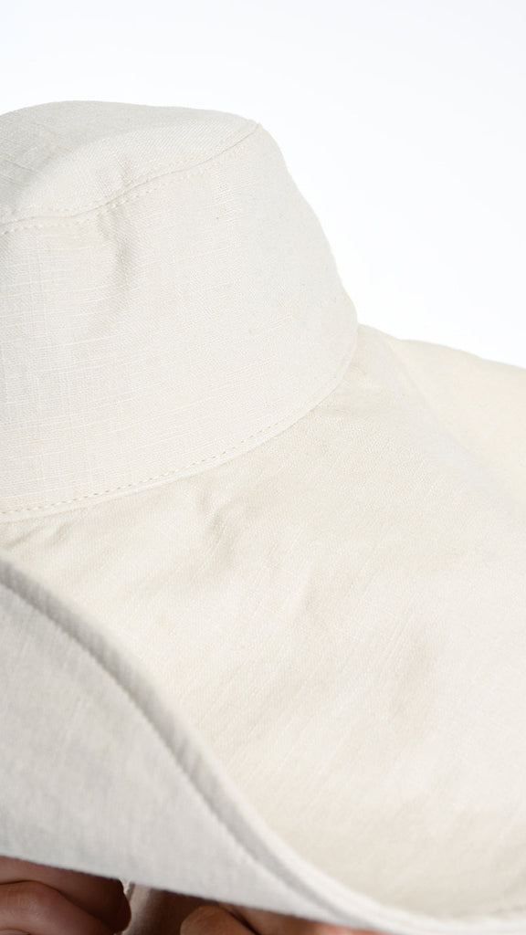 A34Y W510625 HAT Linen Cotton & Lined Ecru.