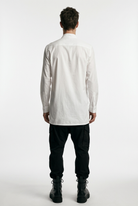 LA HAINE INSIDE US LM226 white long cotton stretch shirt — back view