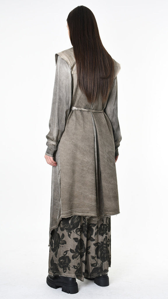 A39B SM45125 Trench in waxed-effect cotton gabardine with viscose satin inserts, asymmetrical design, back view.