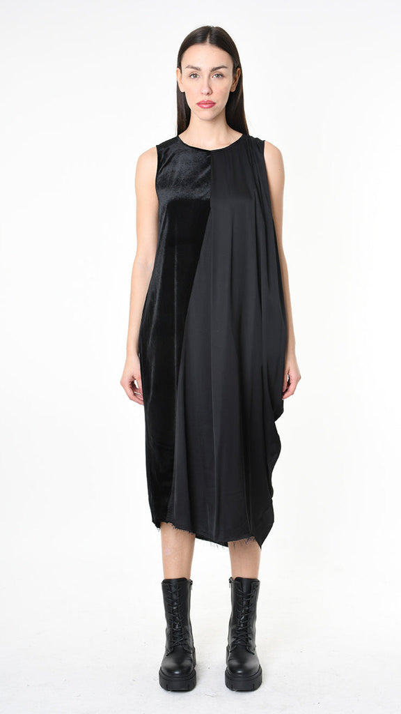 Sleeveless A39B SM46625 Dress in black chenille and viscose satin, featuring a unique lateral gutter design.