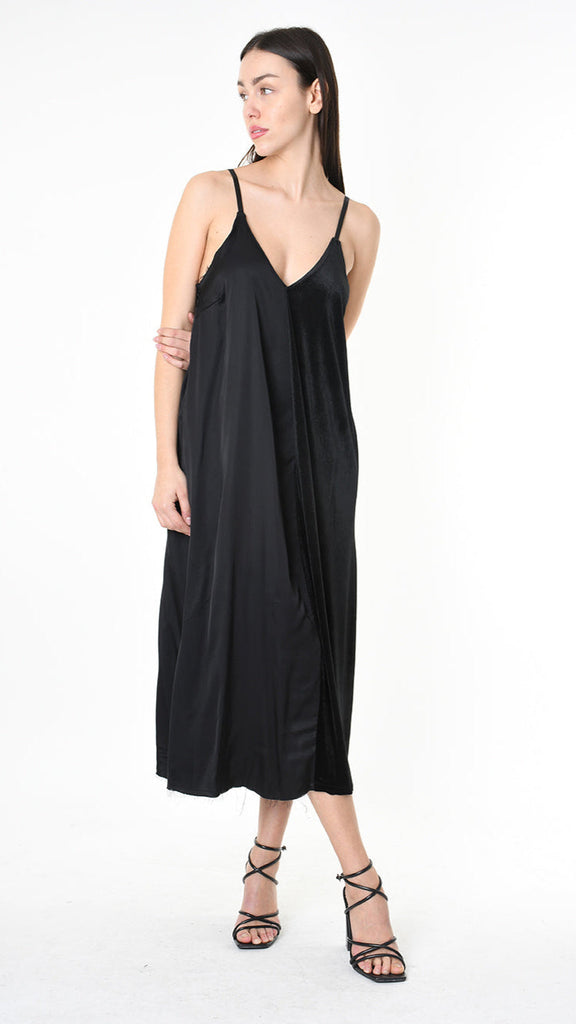 A39B SM46825 DRESS in black satin viscose and chenille, cold dye, raw cut.