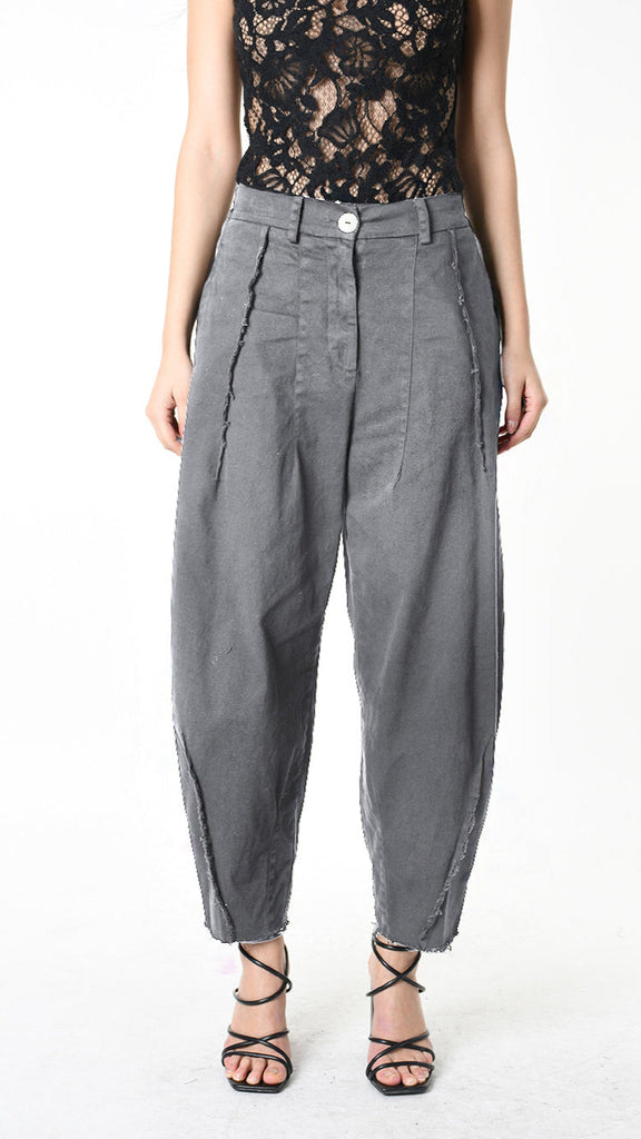 Wide fit A39B SM506 TROUSER in gabardine fabric, modern sophisticated style.