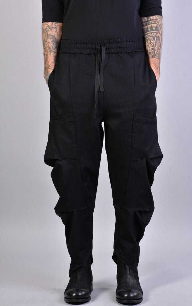 A33B LM022 BLACK Pants.