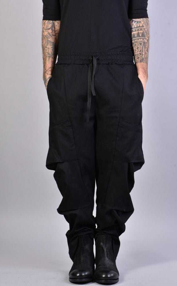 A33B LM022 BLACK Pants.