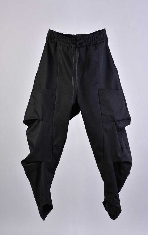 A33B LM022 BLACK Pants.