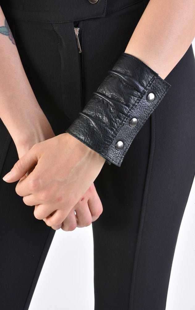 A33I LM17224D Black Leather Bracelet