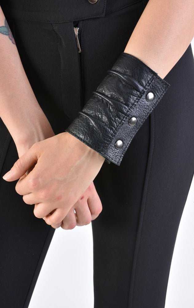 A33I LM17224D Black Leather Bracelet 193 Wristbands Unisex Fashion Accessories LA HAINE INSIDE US TEPHRA