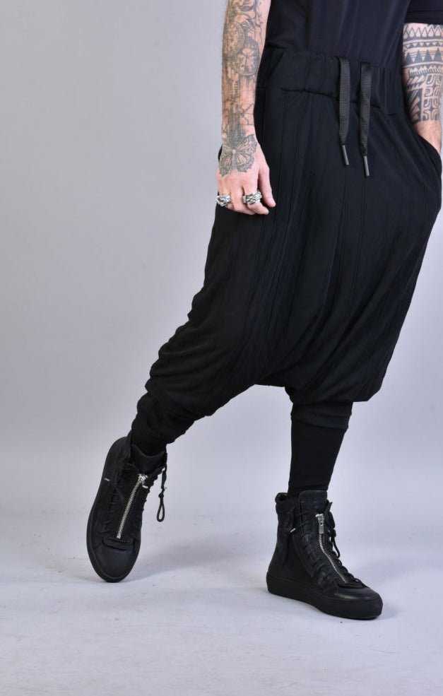 A33M LM044U BLACK mens trousers.