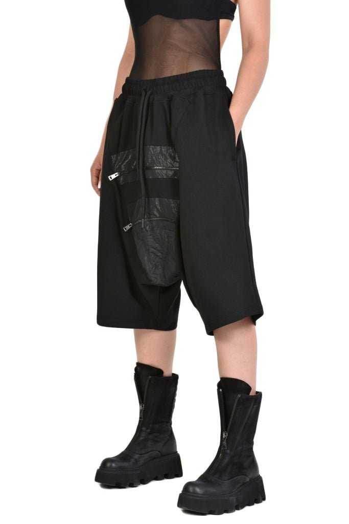 A33M ONKARA23 Womans black bottoms