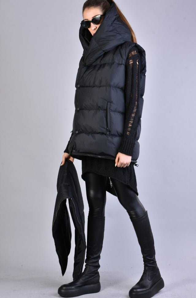 A33P LM068 BLACKD Long Padded Sleeveless Down Jacket in black, stylish and warm.