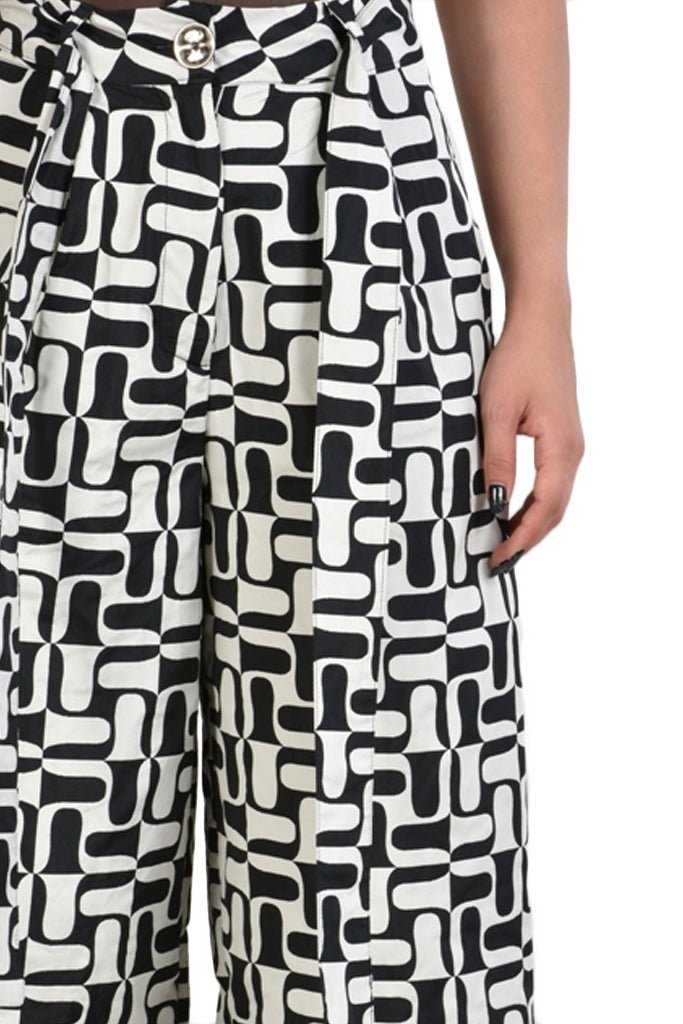 A34B ARIETE23 BLACK Pants Woman