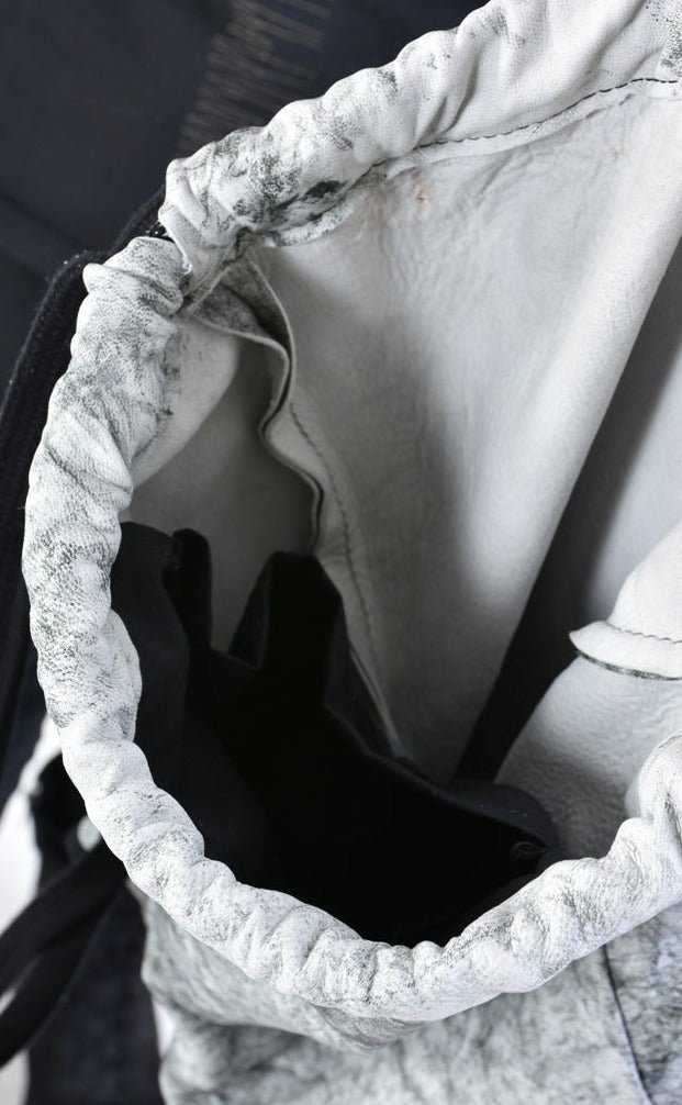 A34O LW76024 Creme Leather Bag