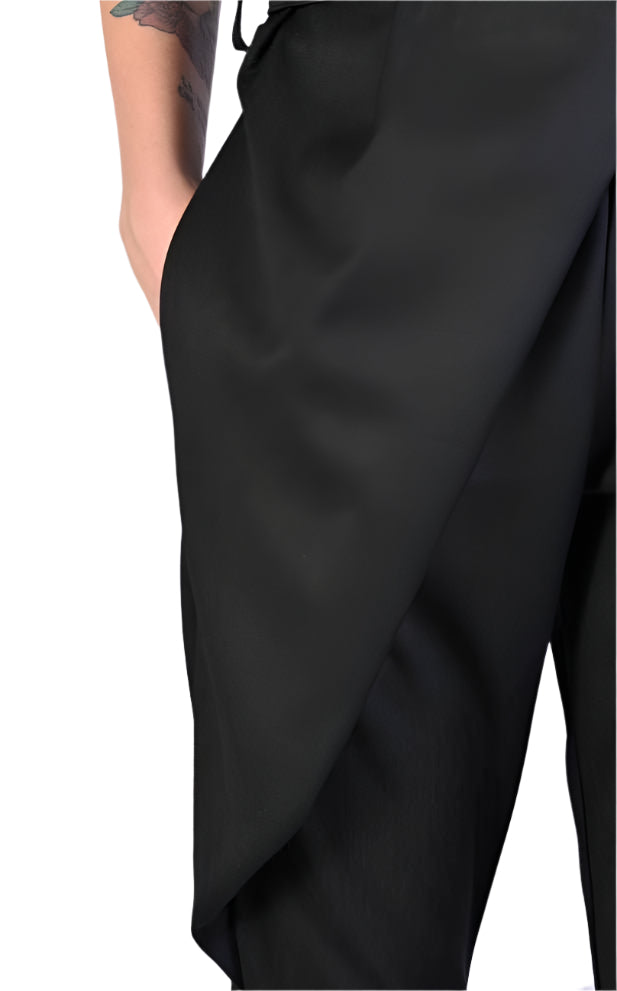 A34R LW51223 BLACK Fluid Regular Trousers