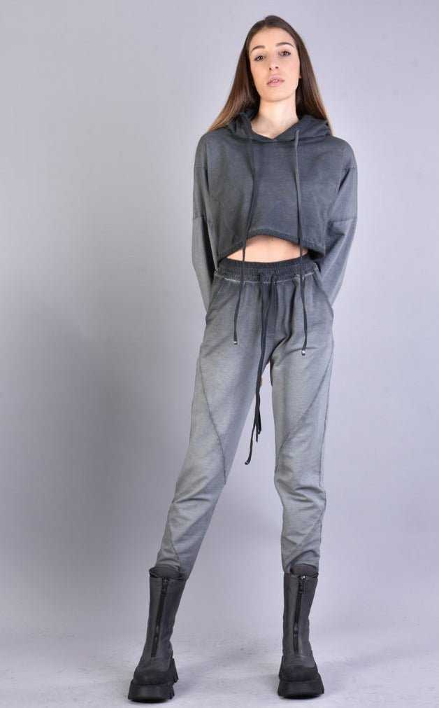 A34V LW57324 Asymmetric Crop Sweatshirt.