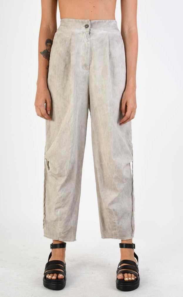 A39B SM31924 Gabardine pants