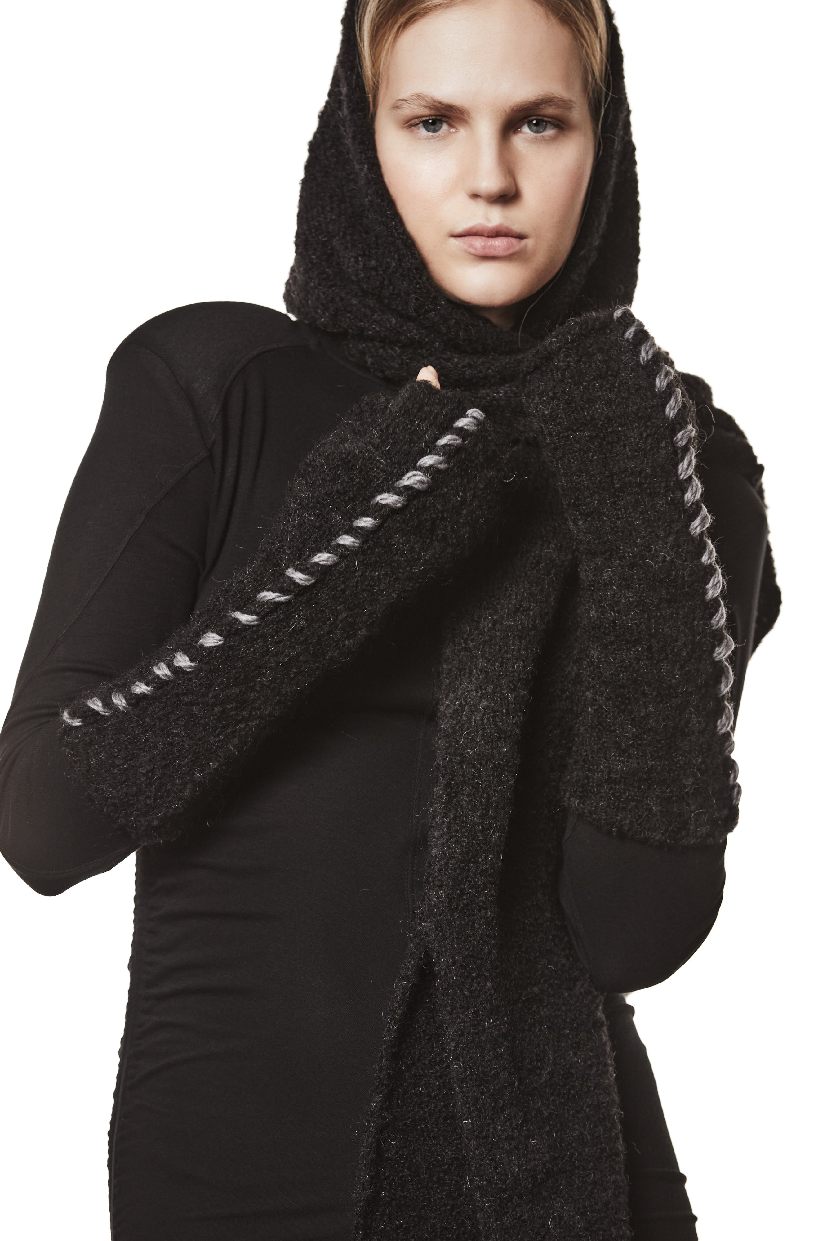 W5026 WOMAN GLOVES BLACK THOM KROM