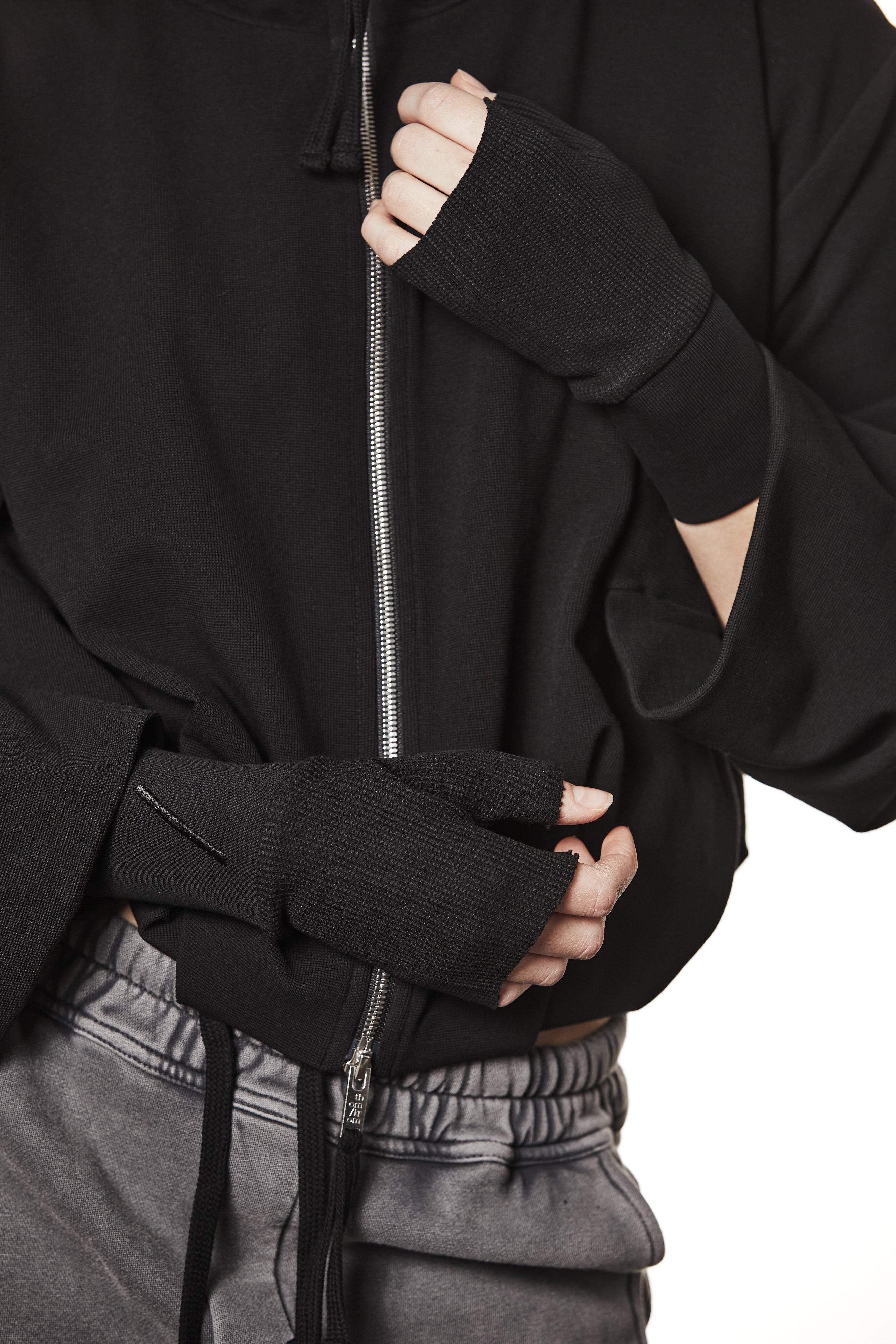 W5226 GLOVES UNISEX BLACK / GREY THOM KROM