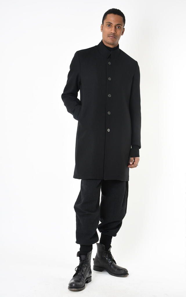 A33P regular coat in Nero black wool blend, button closure, stylish and warm.