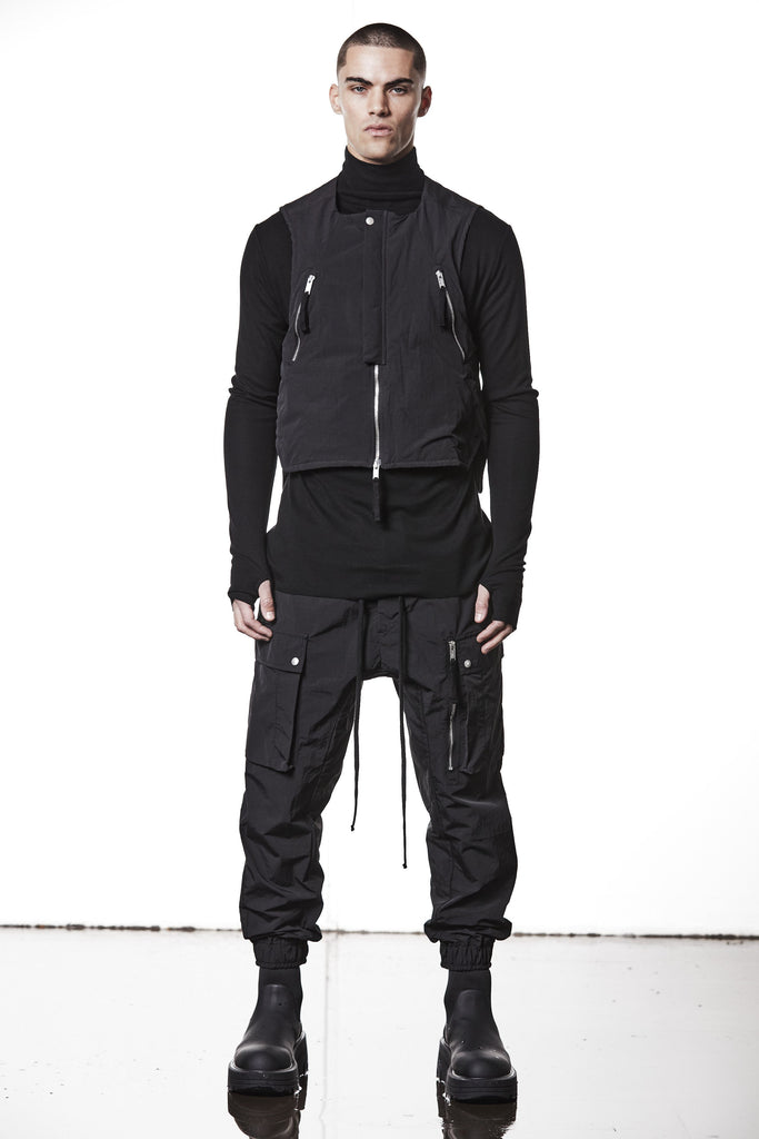 M J 76 Black Utility Vest – Zip-Up with Multiple Pockets Black Man THOM KROM