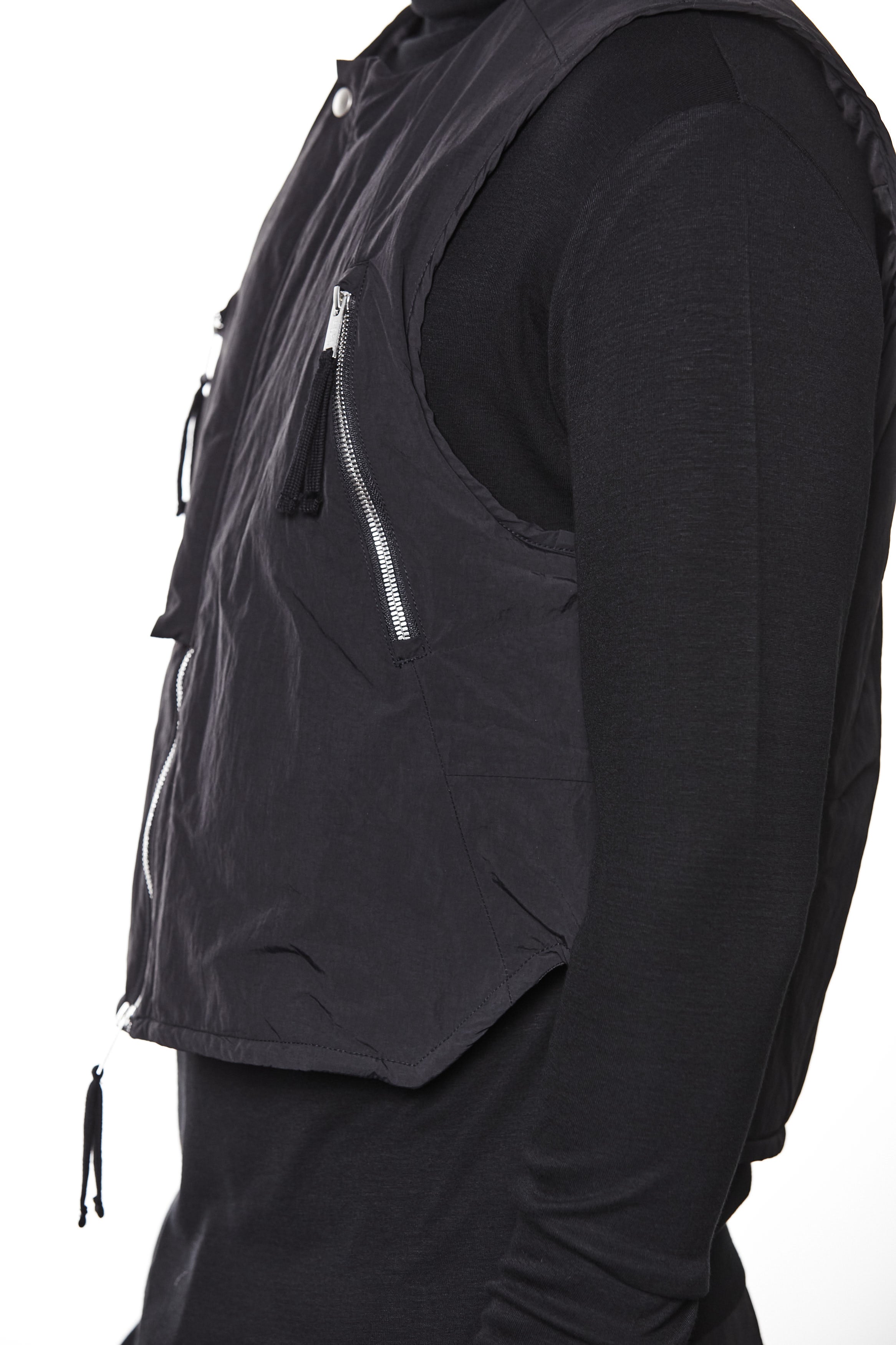 M J 76 Black Utility Vest – Zip-Up with Multiple Pockets Black Man THOM KROM