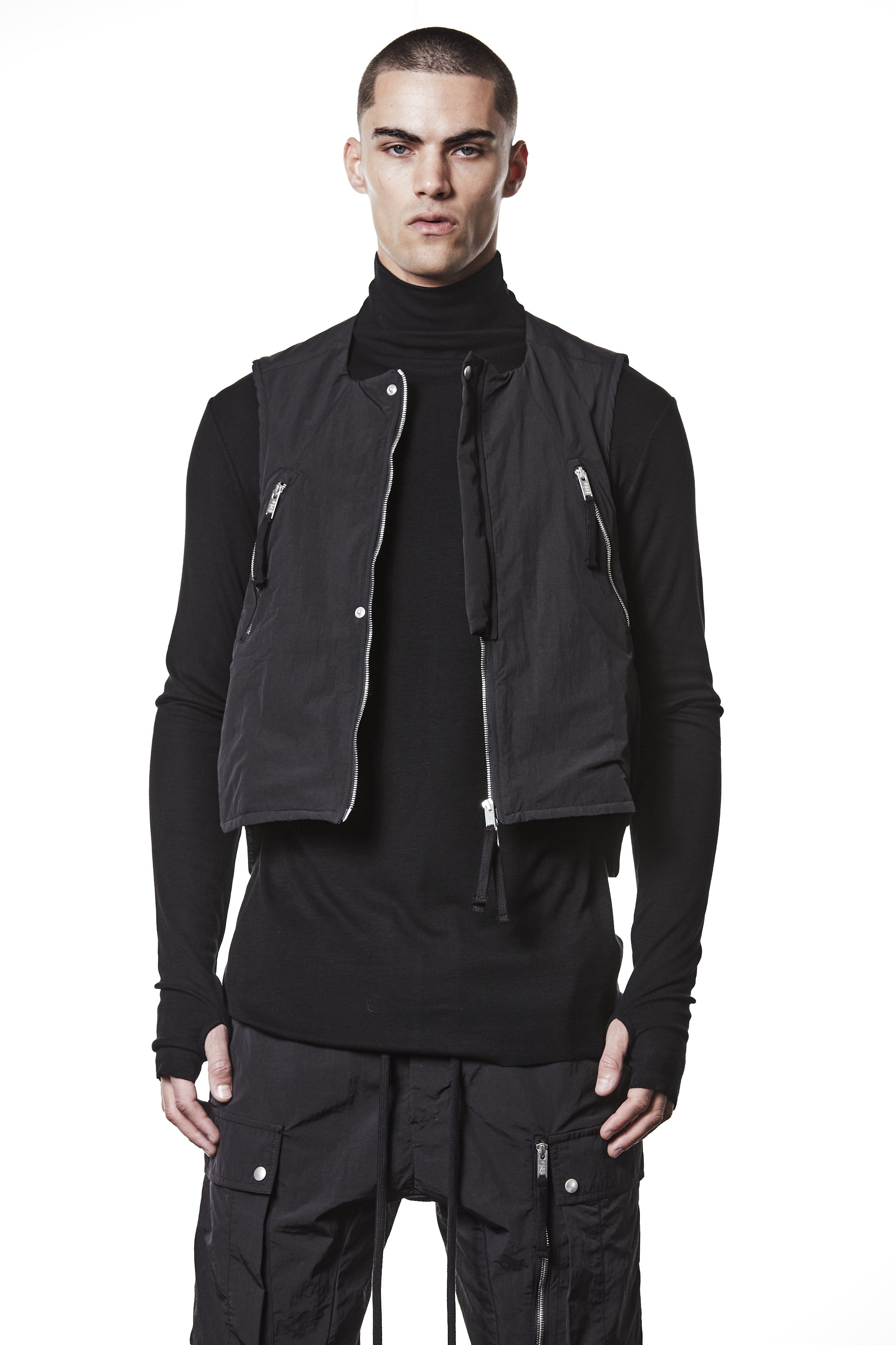 M J 76 Black Utility Vest – Zip-Up with Multiple Pockets Black Man THOM KROM