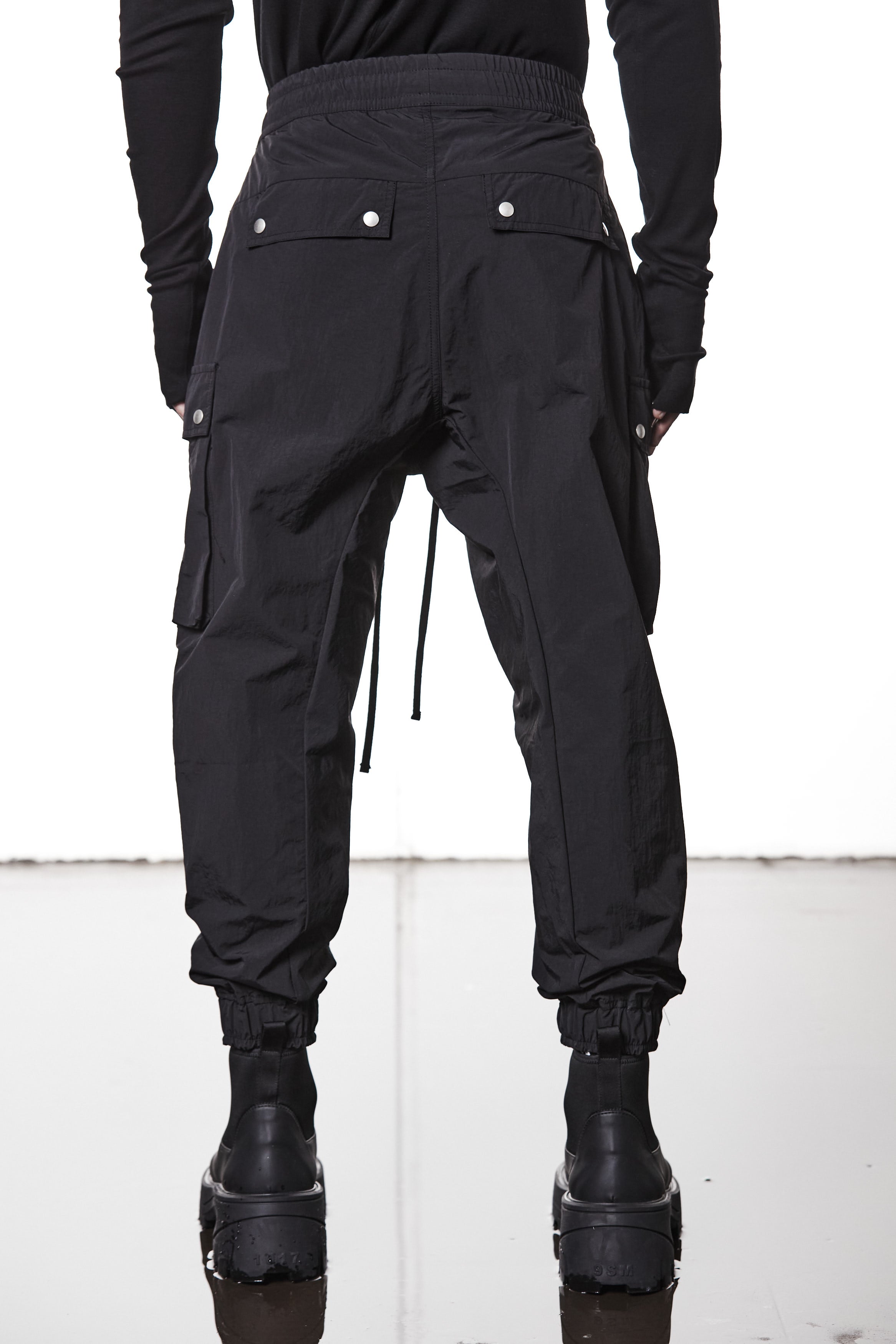 M P 26 Black Cargo Pants – Multi-Pocket Design with Elastic Waist and Cuffs Black Man THOM KROM
