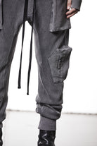 M ST 502 – Cargo Pants Multi-Pocket Long Drawstrings Elastic Waist Tapered Cuffs Used Grey Man THOM KROM