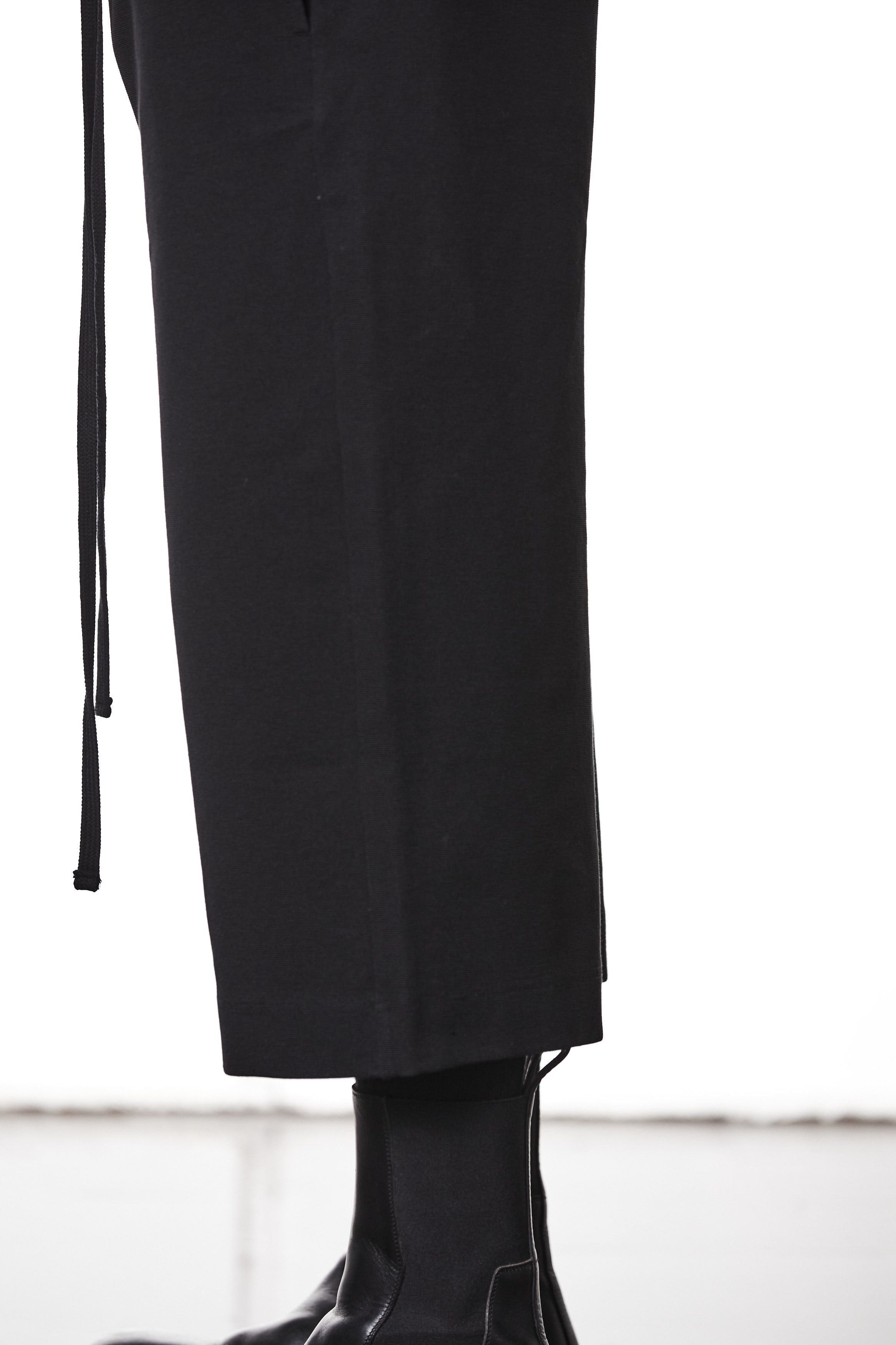 M ST 507 Black Wide-Leg Cropped Pants – Elastic Waist with Drawstrings and Back Pockets Black Man THOM KROM