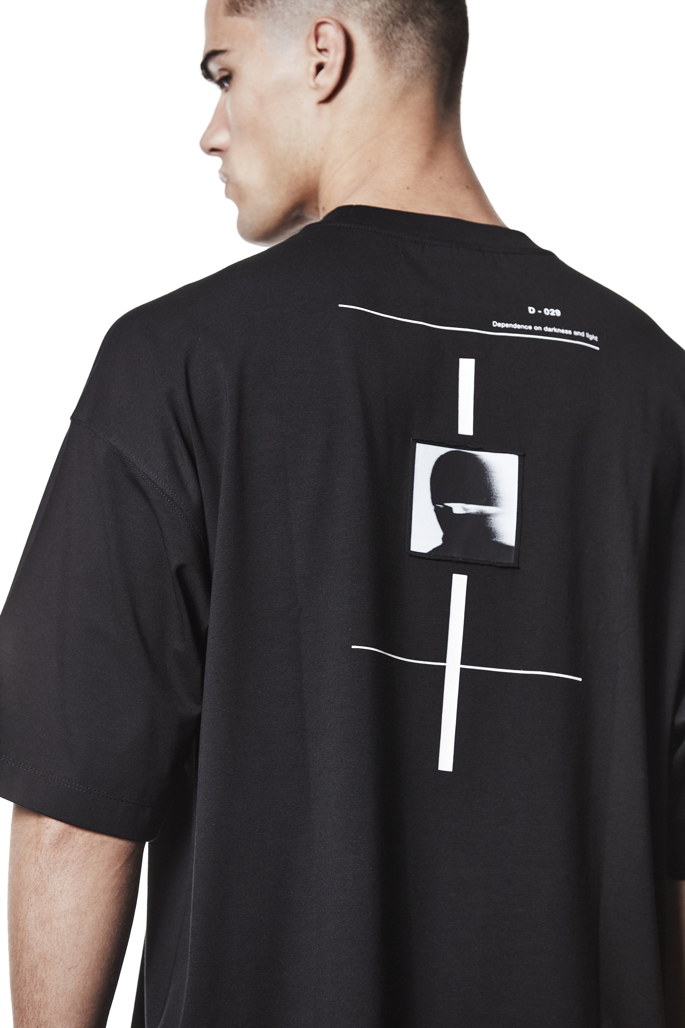 M TS 881 – Oversized Short-Sleeve T-Shirt Graphic Back Print Black - Man THOM KROM