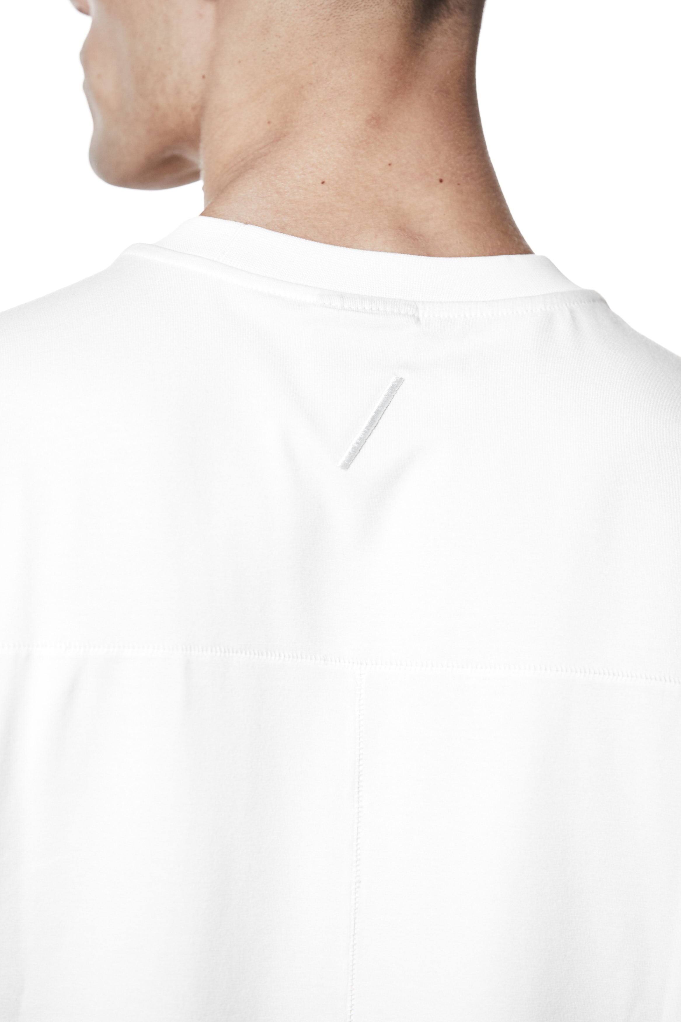 M TS 882 Cream – Oversized short-sleeve T-shirt in black with dropped shoulders, straight hem, and signature back stitch - Man THOM KROM