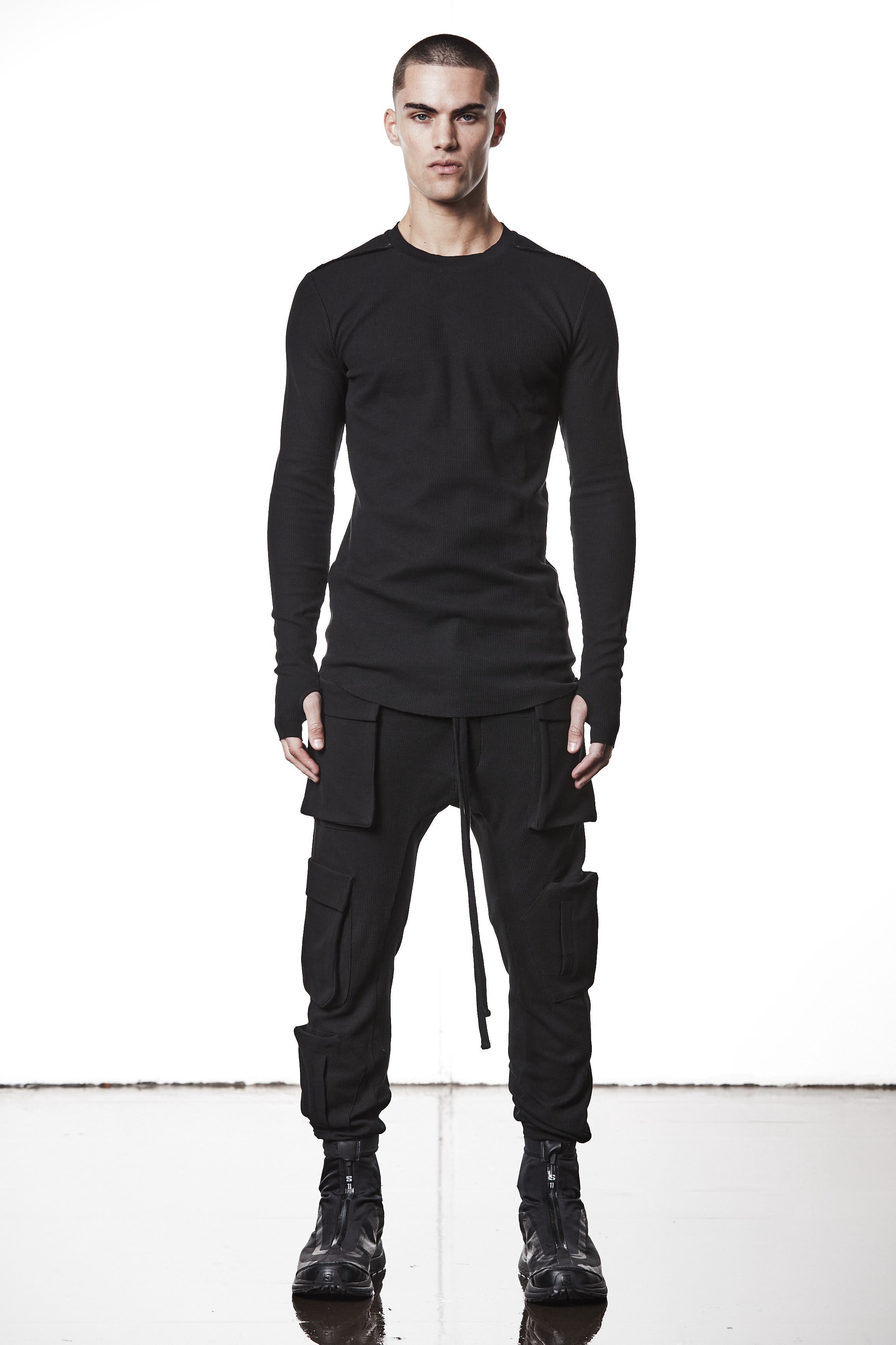 M TS 898 Black Fitted Long-Sleeve Top – Ribbed Texture with Exposed Seams and Thumbholes Black Man THOM KROM