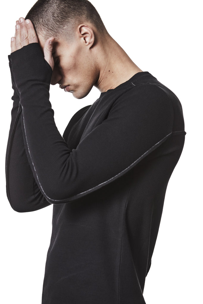 M TS 898 Black Fitted Long-Sleeve Top – Ribbed Texture with Exposed Seams and Thumbholes Black Man THOM KROM