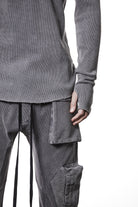 M TS 898 Fitted Long-Sleeve Top – Ribbed Texture with Exposed Seams and Thumbholes Used Grey Man THOM KROM