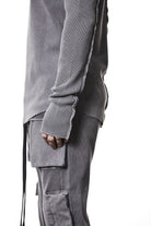M TS 898 Fitted Long-Sleeve Top – Ribbed Texture with Exposed Seams and Thumbholes Used Grey Man THOM KROM