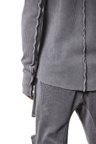 M TS 898 Fitted Long-Sleeve Top – Ribbed Texture with Exposed Seams and Thumbholes Used Grey Man THOM KROM
