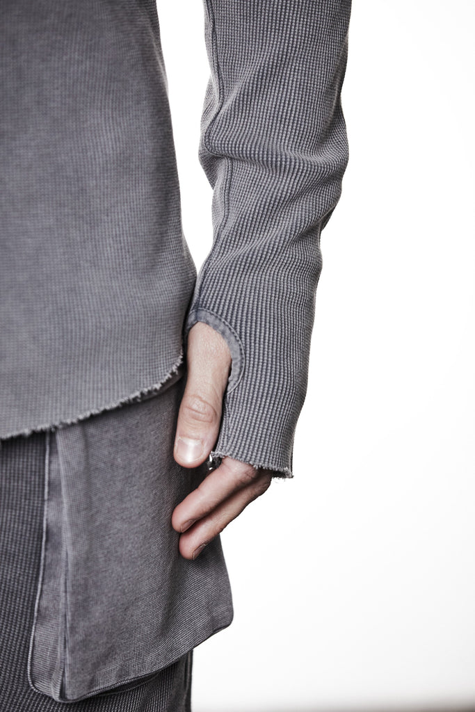 M TS 898 Fitted Long-Sleeve Top – Ribbed Texture with Exposed Seams and Thumbholes Used Grey Man THOM KROM