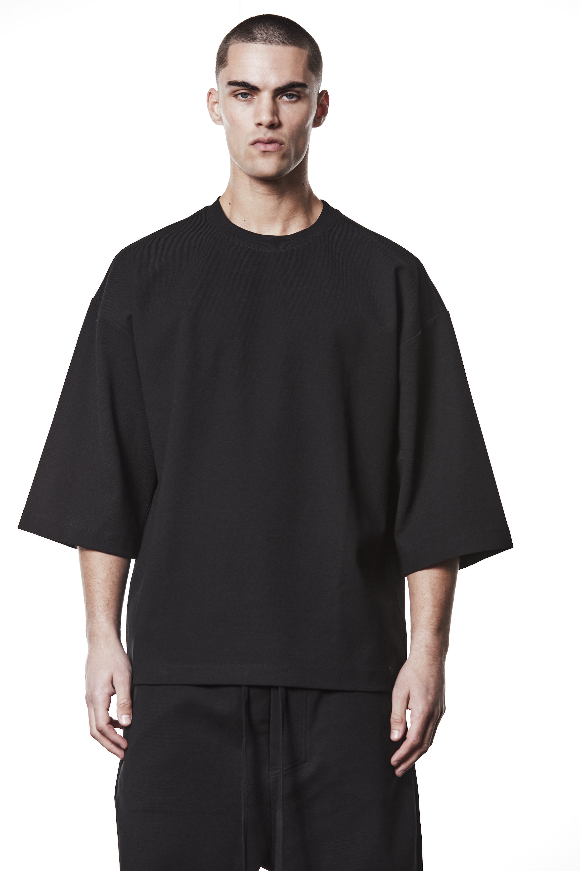 M TS 906 Black Oversized T-Shirt – Wide Sleeves and Relaxed Fit Black Man THOM KROM