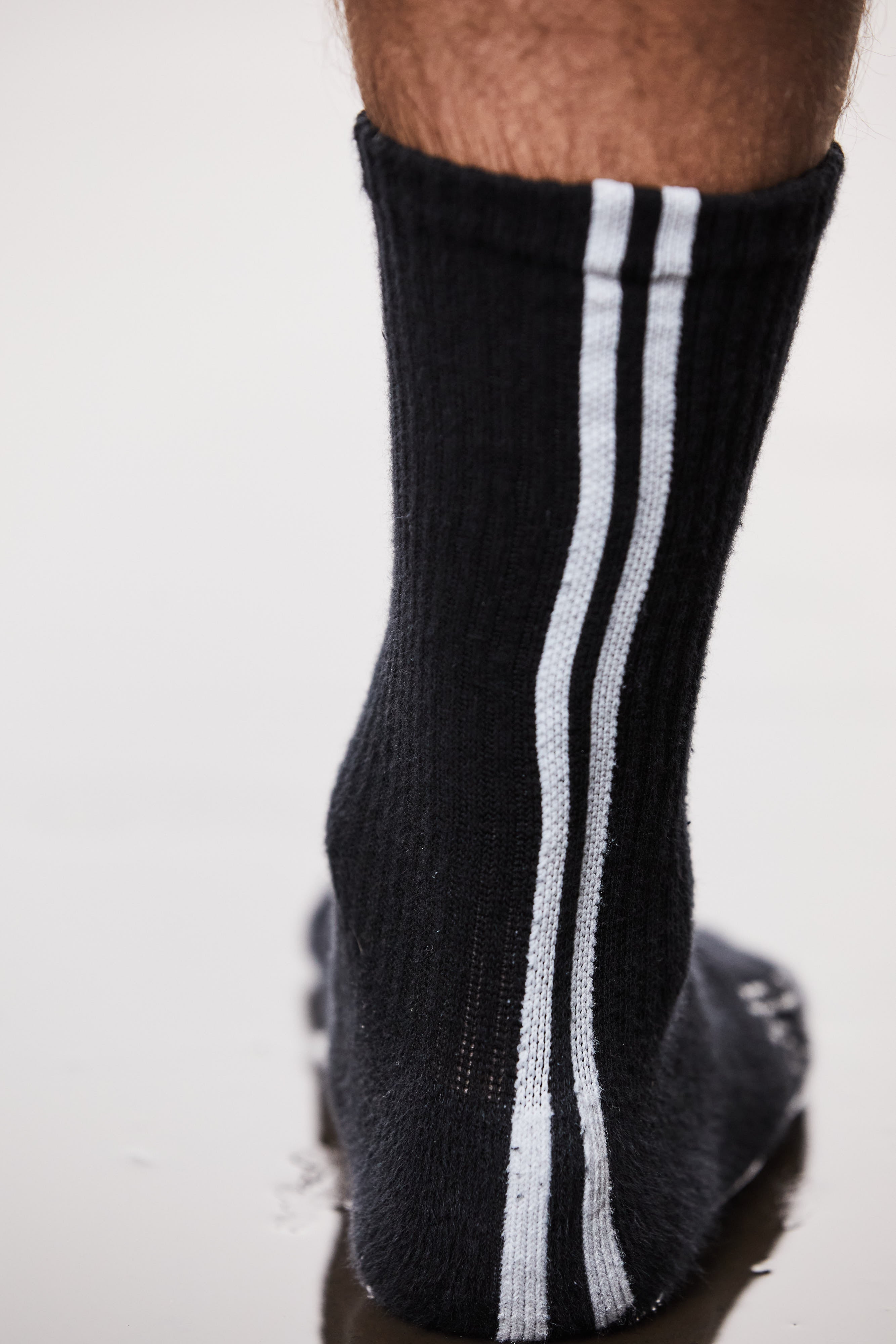T3 S1025 middle high socks black