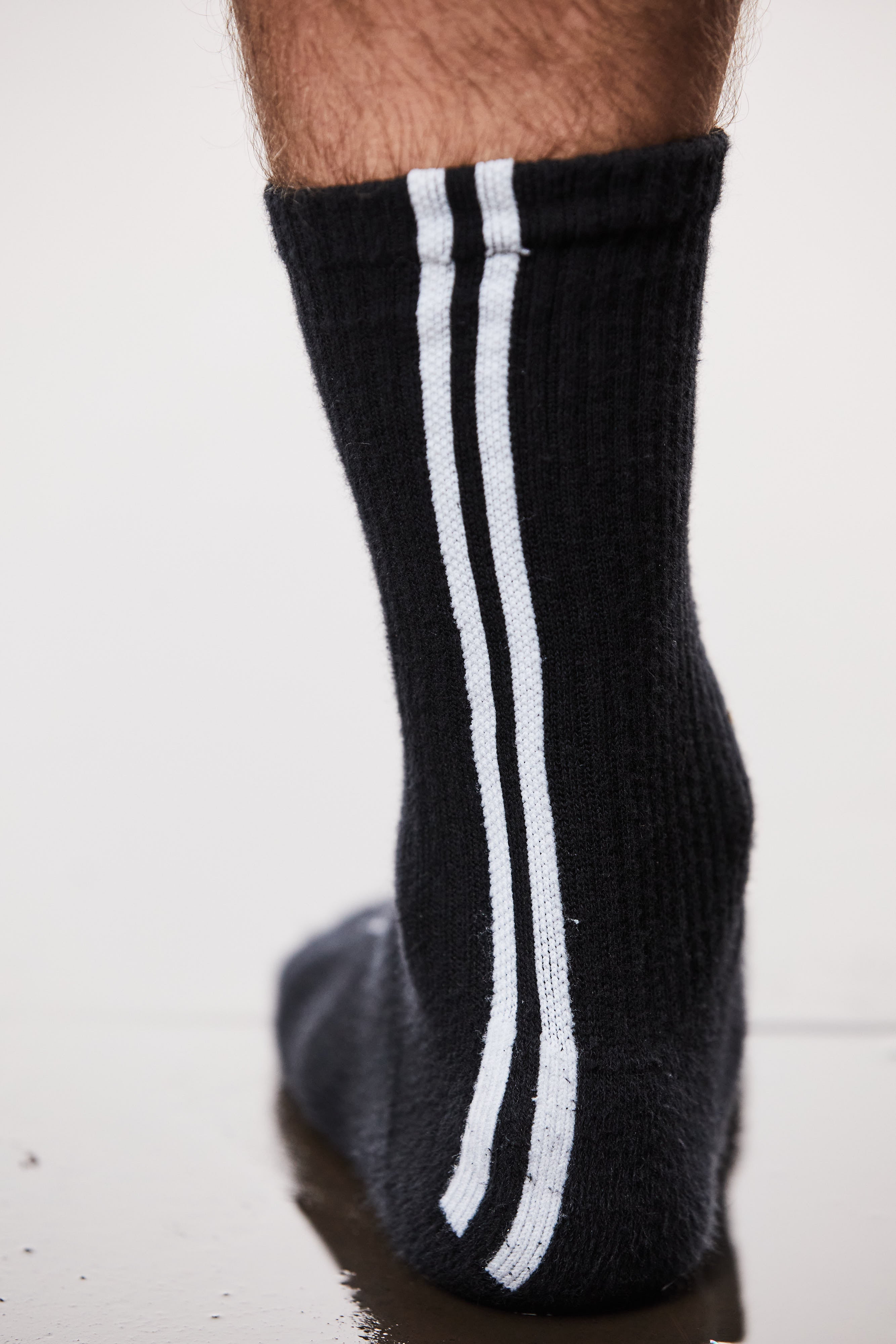 T3 S1025 middle high socks black