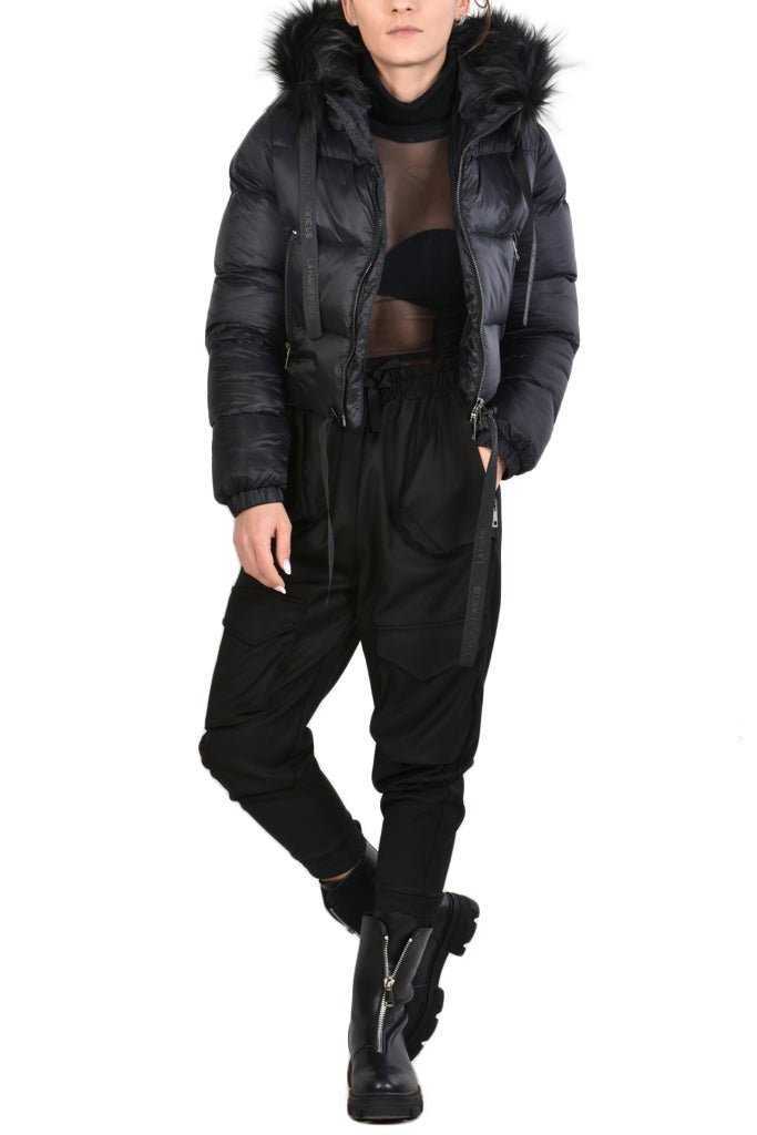 TR4P SKIPPER2325 BLACK nylon bomber.