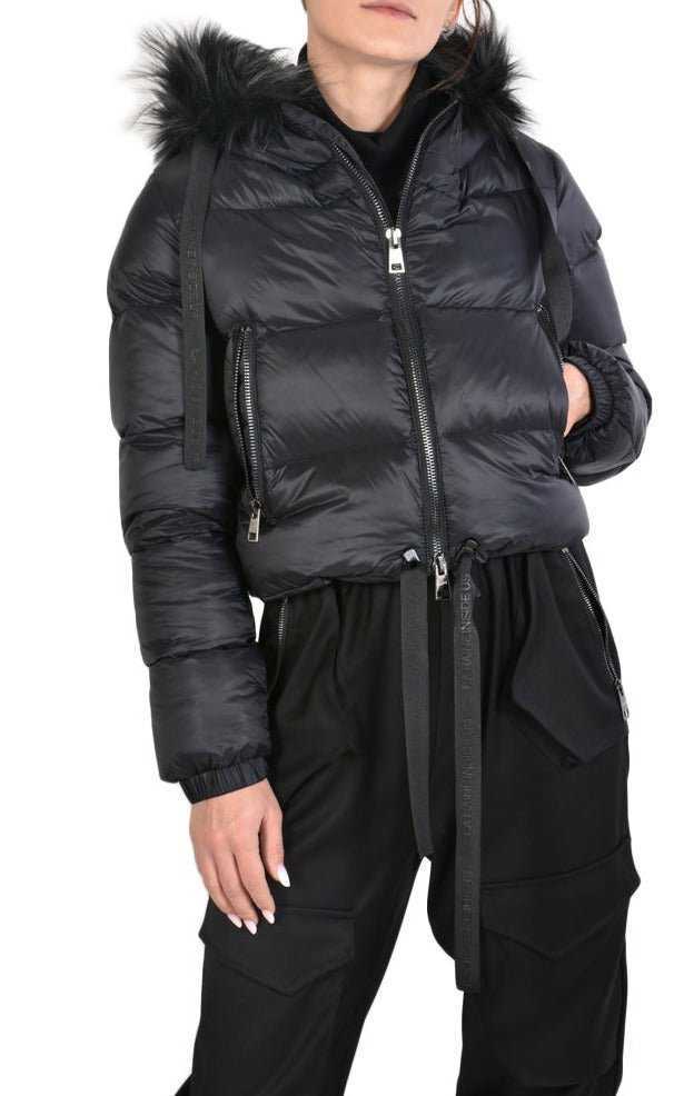 TR4P SKIPPER2325 BLACK nylon bomber.