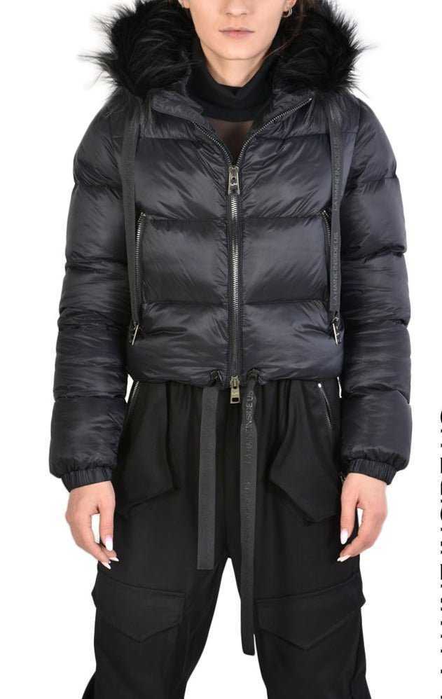 TR4P SKIPPER2325 BLACK nylon bomber.